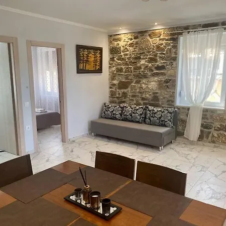 Suli Apartment *