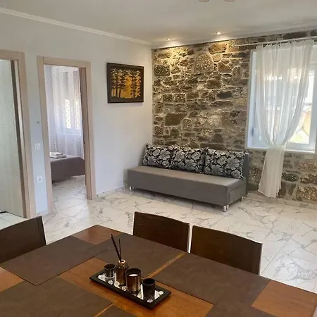 Suli Apartment *