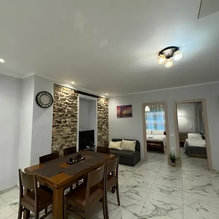 Suli Apartment *
